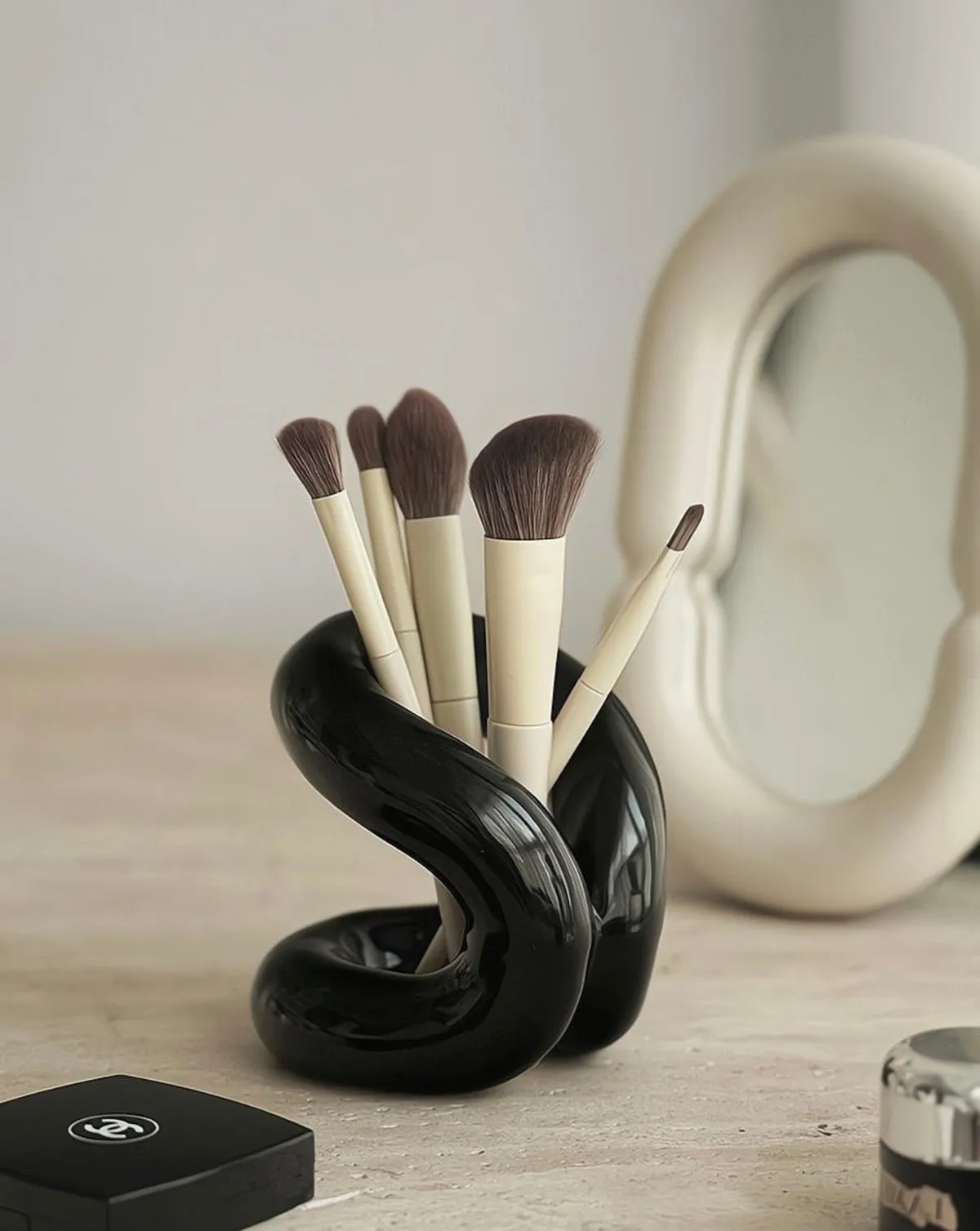 Nordic Style Ceramic Foundation Brushes Holders - Cheese/Black Pearl